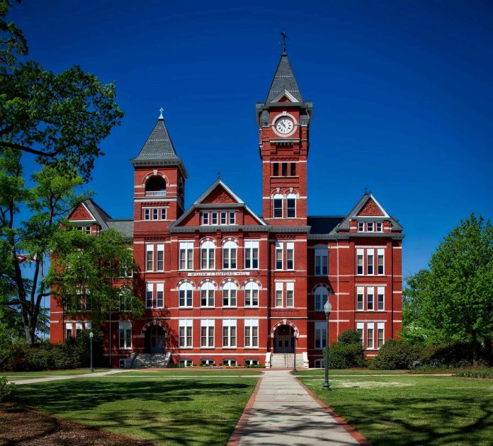 Scholarship Opportunities to Explore as an International Student Scholarship Opportunities to Explore as an International Student